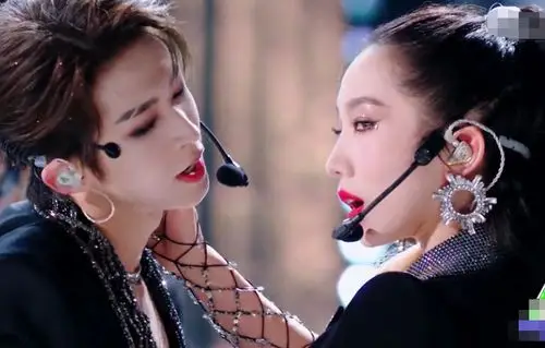 创4节目组真会玩孟美岐刘宇热舞不说米卡鞠婧祎才撩人