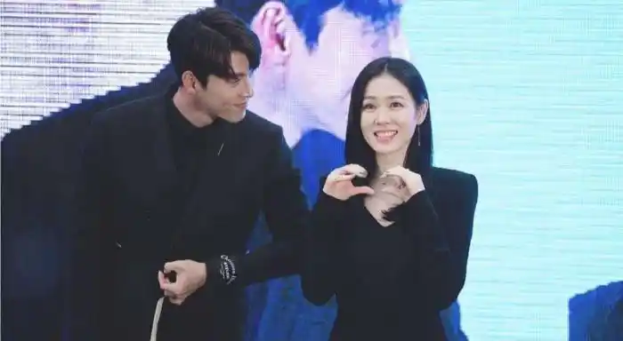 玄彬姜素拉约会照男神玄彬这次真有点儿反常