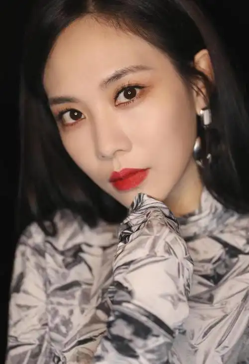 王菲菲问吴彤演员的诞生演员王菲菲想知道