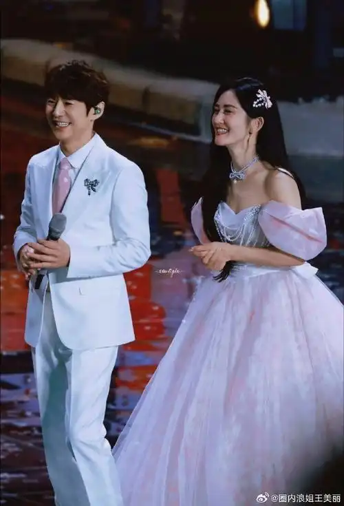 何炅谢娜拍立得合照##hi6拍立得