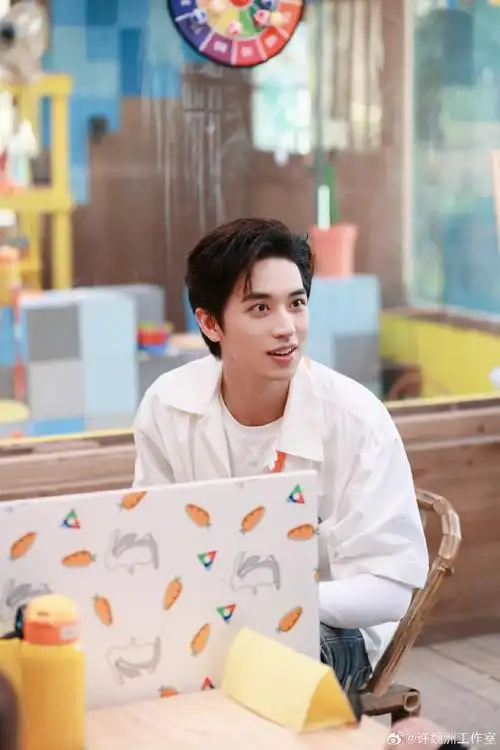 许魏洲小时候胖若两人##许魏洲综艺童话