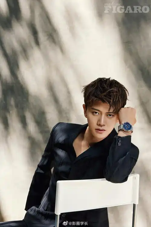 任嘉伦allen 登上时尚杂志《madame figaro》7月刊封面