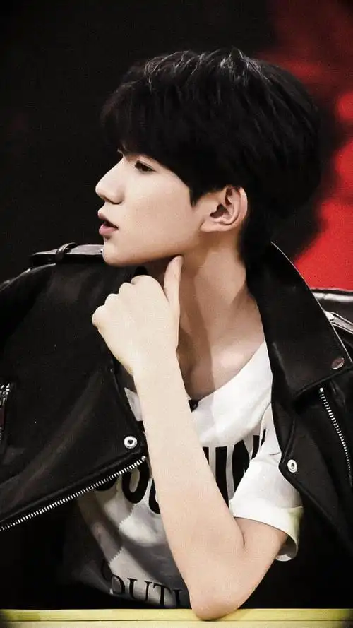 不知名的相册-王源名品锁骨