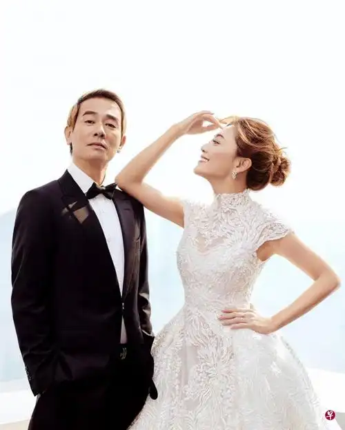 陈小春应采儿结婚九年拍四次婚纱照