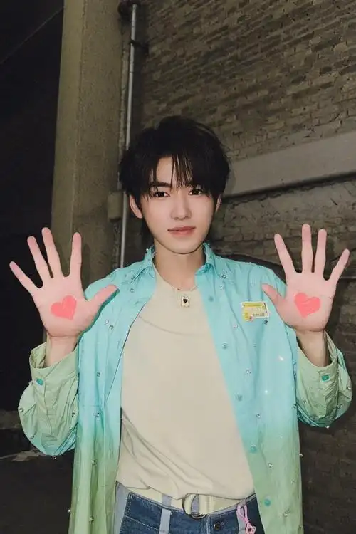 宋亚轩520营业照##宋亚轩版石头剪刀布