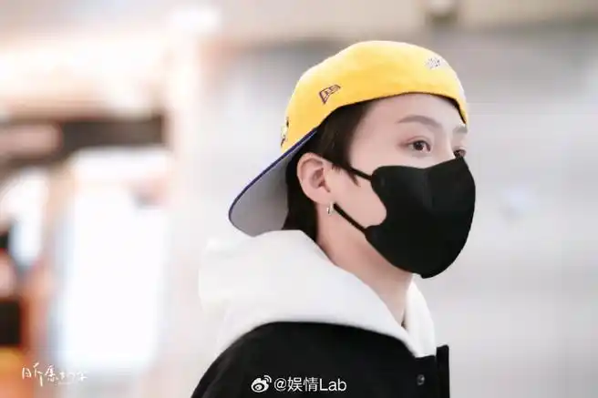 刘雨昕机场出发路透##刘雨昕新生代唱跳天后