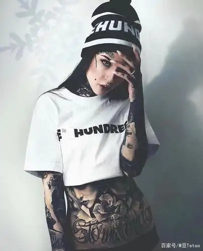 美女纹身图案,有纹身的女孩有多飒?