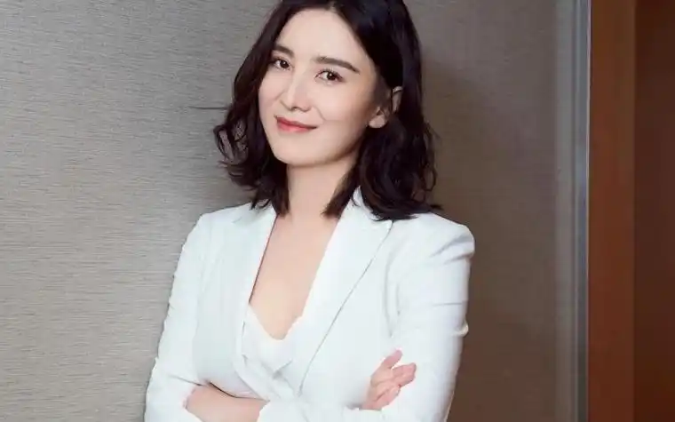 盘点至今未婚的9位大龄女星,各有各的故事,最大63岁,最小42岁