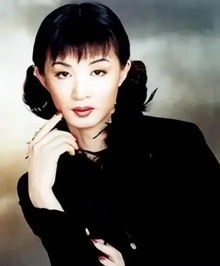 回顾金星妈妈韩颖支持儿子变性不惧流言蜚语现一家人其乐融融