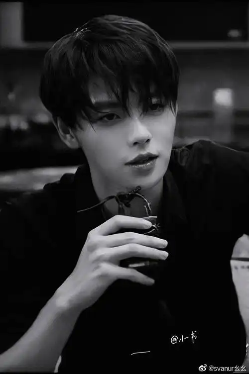 演员肖宇梁专楼70