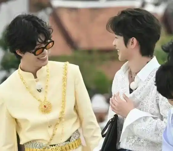 奔跑吧泰国路透:蔡徐坤宋雨琦回归 王鹤棣加盟 这阵容不火都难_延吉