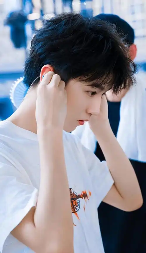 10年过去,如今再看tfboys三人"处境",命运的馈赠,早已注定好|王源