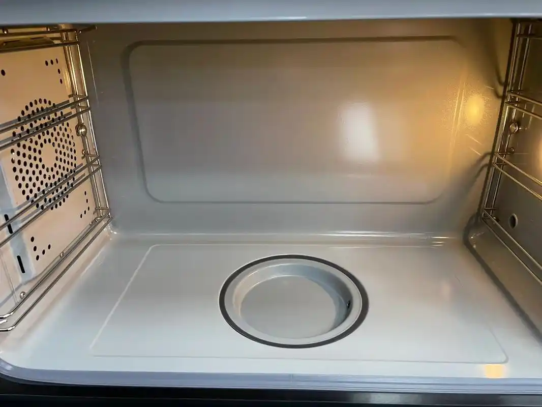 搪瓷,瓷膜    目前市面上存在三种不锈钢内胆,搪瓷内胆,瓷膜内胆,分别