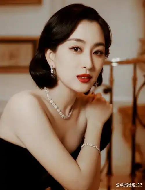 中那位性格火爆,桀骜不驯的"女土匪"郑幺妹,同时还在热播剧《芈月传》