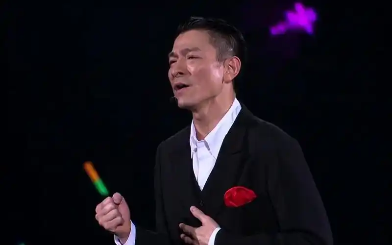 4k刘德华演唱会经典粤语歌曲【谢谢你的爱】_哔哩哔哩_bilibili