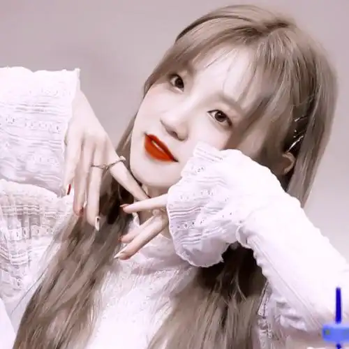 女生头像宋雨琦