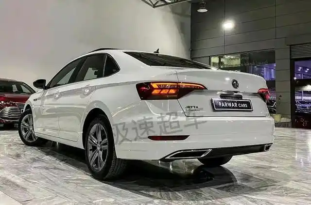 大众速腾运动版实拍,2.0t 8at,加速6秒,质感更强,看啥思域