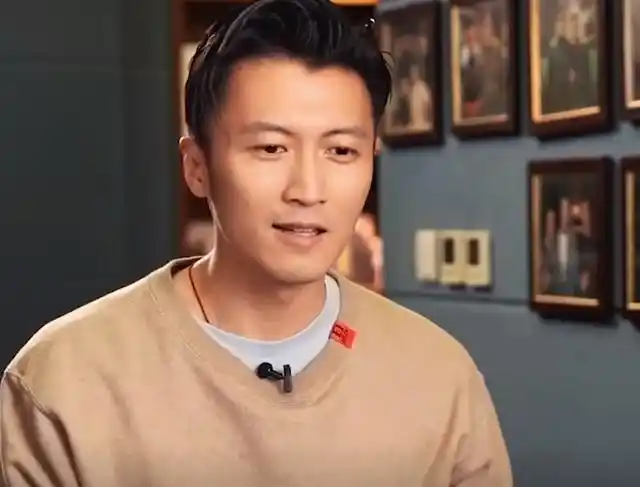 谢霆锋年轻时有多叛逆?曾被观众扔水瓶,如今却以演员的身份回归