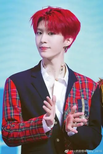 "我的妈呀理发师没骗人啊范丞丞你现在和十八岁有什么区别啊" "太帅了