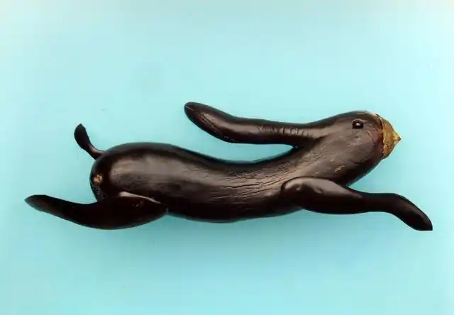 茄子,白菜,辣椒,萝卜等蔬菜,配上余跃军的奇思妙想,惟妙惟肖的小动物