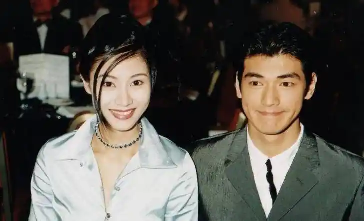 49岁男神金城武近照,帅爆了!他老婆的照片曝光,颜值一言难尽?