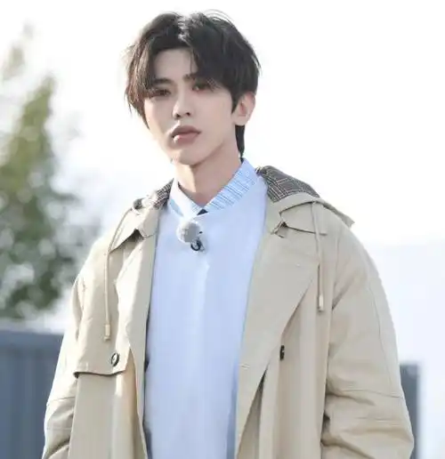 四大顶流上榜争第一,肖战的票数令人意想不到_王一博_king_易烊