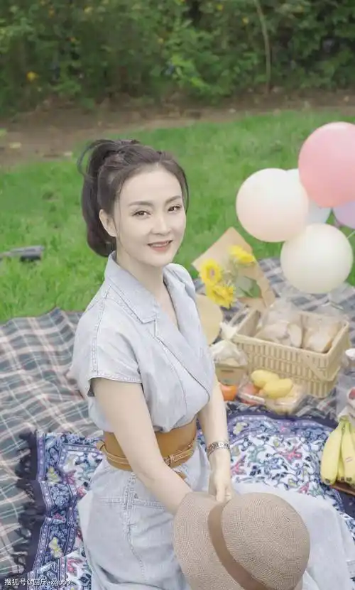 女星王艳北京豪宅流拍,估价15亿被千人围观,曾晒屋顶跳舞视频