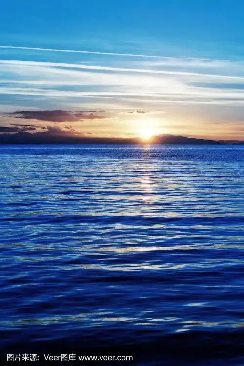 平静的大海日落