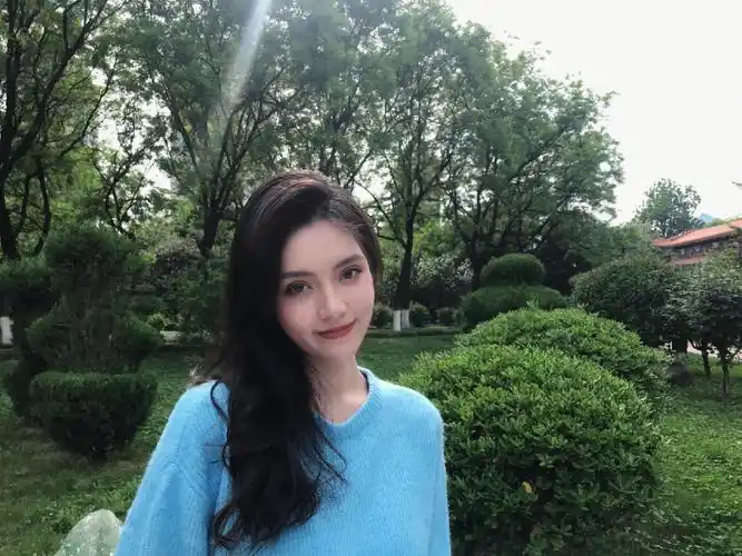 惊易烊千玺女友照片流出