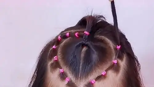 00:49  来源:好看视频-特别个性的儿童编发,给小女孩这样扎头发