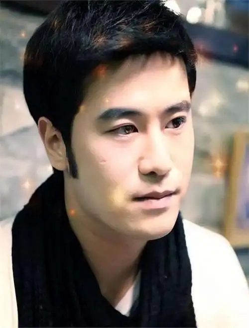 娶了摇滚女神谭维维,生下一儿一女,陈亦飞的生活现在怎么样了?