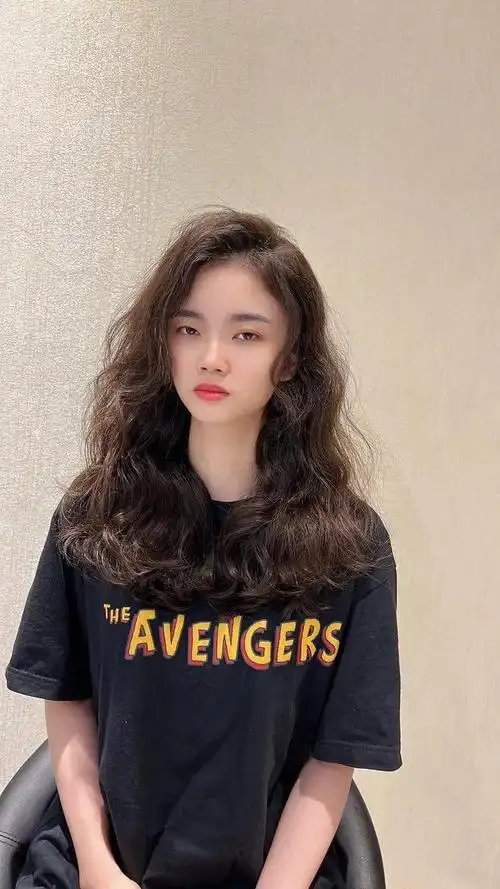 秋天到了,烫款满头烫,洋气又时尚|发型|烫发|挑染|发尾|减龄_网易订阅