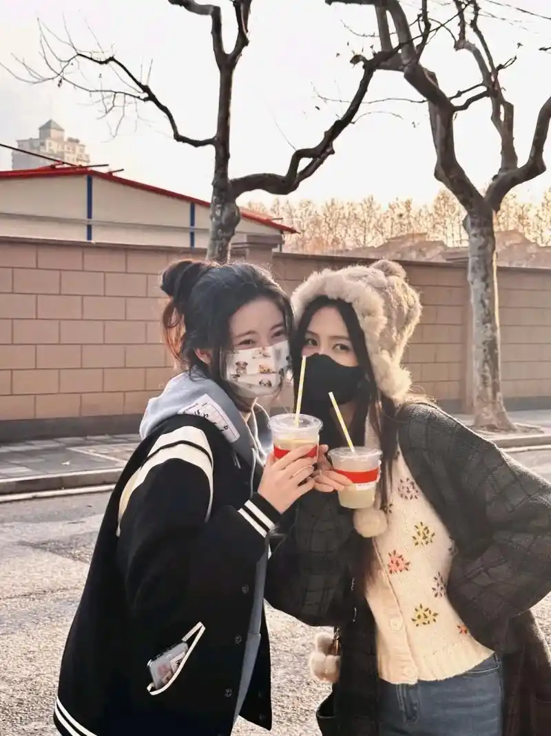 白鹿 #孙珍妮 #友谊长存 妹宝去找小妹妹玩了 - 抖音