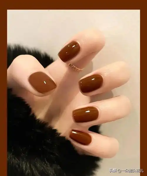 手黑黄适合的美甲颜色(适合黄黑肤色姐妹的显白美甲)