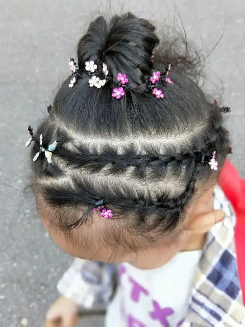 儿童专业梳小辫,有喜欢的加w,w与电话同步13426331070