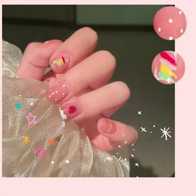 今天给大家更新一款适合六一儿童节做的美甲 手绘永远都是辣么可爱