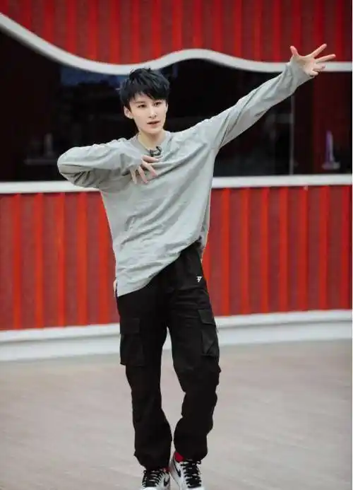 周笔畅输掉五公不意外,除了杨丞琳和吉克,其余4人实力都不够强_那英