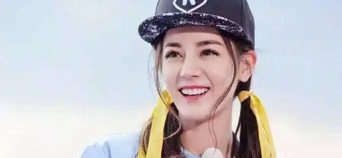 迪丽热巴小时候没人追看到照片后换谁都不敢追