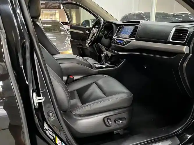 19年5月丰田汉兰达四驱七座豪华