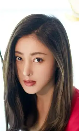 女星张天爱写真珍藏:天生丽质,美丽动人!