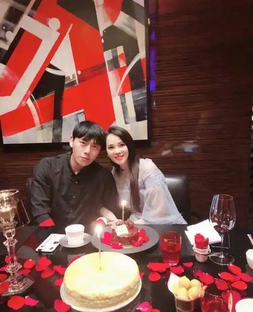 50岁伊能静承认自己老了,丈夫秦昊才41岁,曾在《沙海》饰吴邪_生活