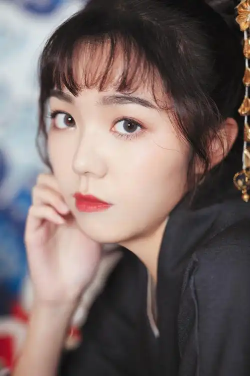 和服美女冷艳迷人写真图片