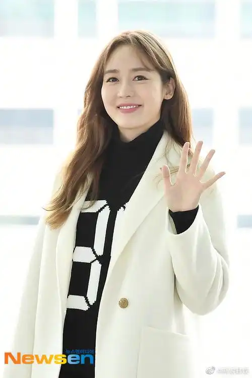 40岁韩女星成宥利宣布怀孕结婚四年喜迎双胞胎