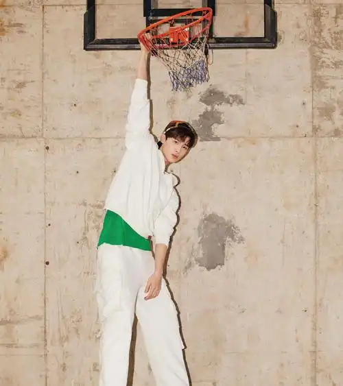 白敬亭活力运动风时尚写真图片79