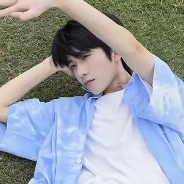 阳光夏日清新又很耐看的男生头像很阳光的又很简单的男头合集