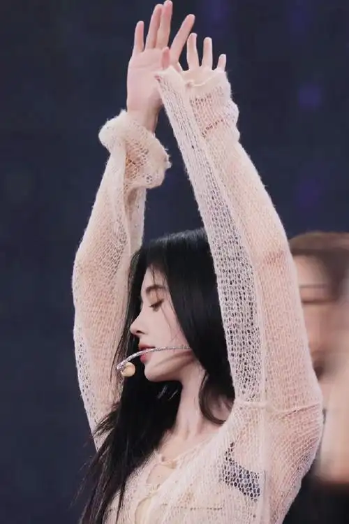 鞠婧祎丝芭十周年演唱会饭拍