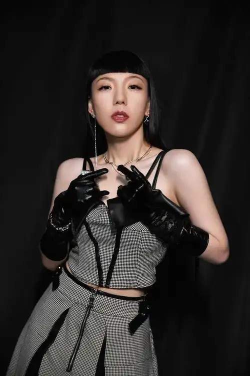 吴莫愁感慨好声音十年奇妙谈新专辑盛开接纳所有