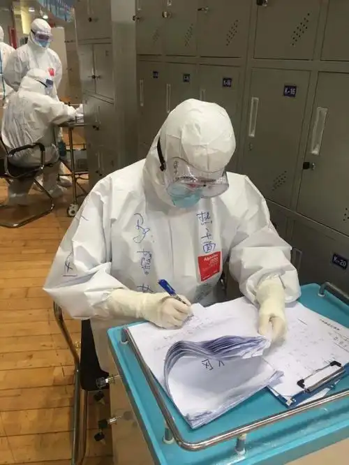 疫情期间的"女神节":医护仍在值班,女警坚守一线|疫情|新冠肺炎_新浪