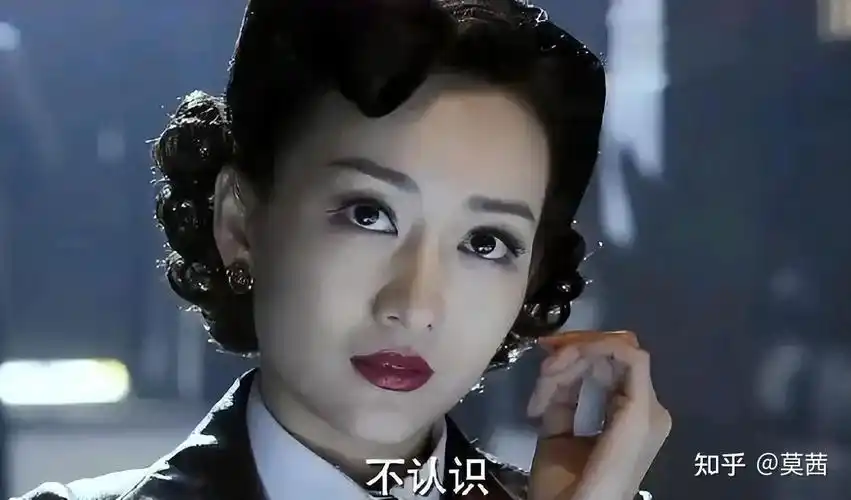 同样是演女特务,王鸥和杨幂一比,我才知道:什么是老天爷赏饭吃