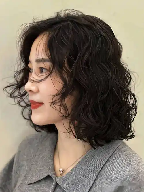 "短发烫"2023超流行,这么美,谁不爱?_发型_中国_形象